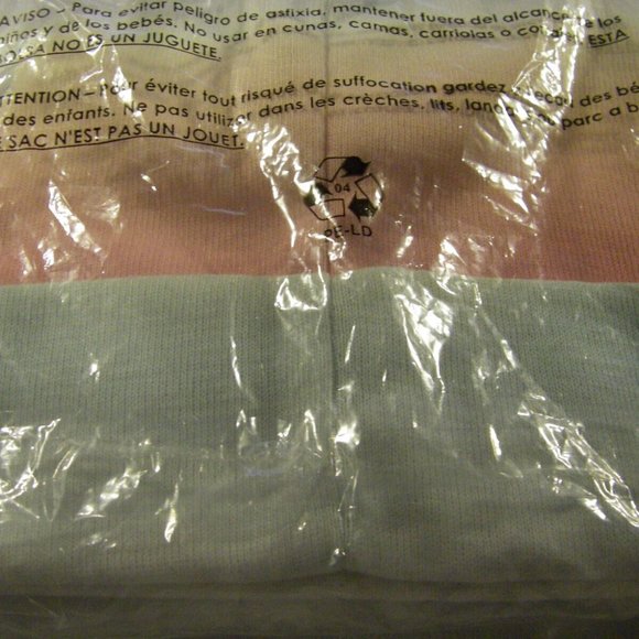 Hello Kitty Sanrio Hello Kitty Ombre Pom-Pom Beanie Hat One Size New Sealed - Picture 9 of 9